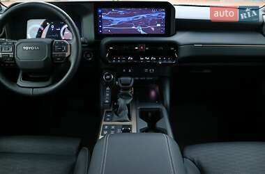 Внедорожник / Кроссовер Toyota Land Cruiser Prado 2024 в 