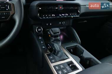 Внедорожник / Кроссовер Toyota Land Cruiser Prado 2024 в 