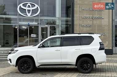Позашляховик / Кросовер Toyota Land Cruiser Prado 2021 в 