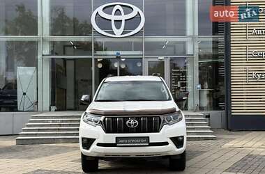 Позашляховик / Кросовер Toyota Land Cruiser Prado 2021 в 