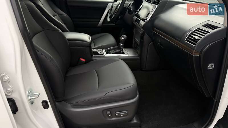 Внедорожник / Кроссовер Toyota Land Cruiser Prado 2021 в Одессе