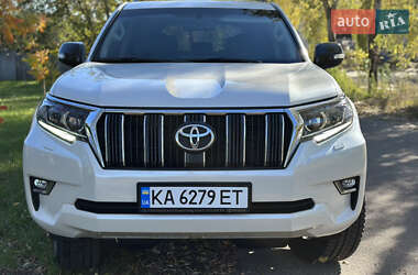 Внедорожник / Кроссовер Toyota Land Cruiser Prado 2019 в 