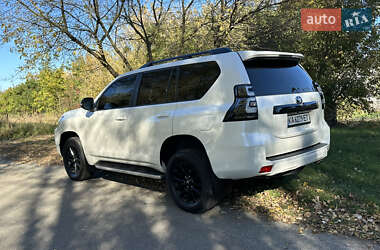 Внедорожник / Кроссовер Toyota Land Cruiser Prado 2019 в 