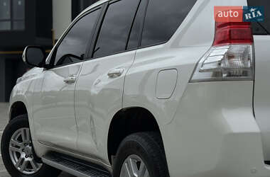 Внедорожник / Кроссовер Toyota Land Cruiser Prado 2010 в 