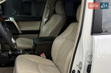 Внедорожник / Кроссовер Toyota Land Cruiser Prado 2010 в 