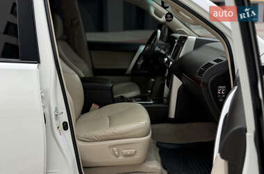 Внедорожник / Кроссовер Toyota Land Cruiser Prado 2010 в 
