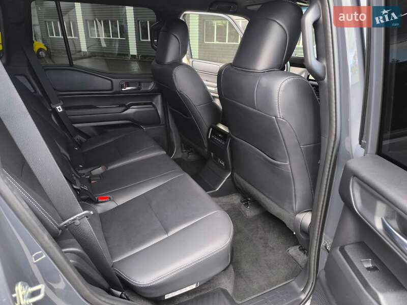 Внедорожник / Кроссовер Toyota Land Cruiser Prado 2025 в Джулинке