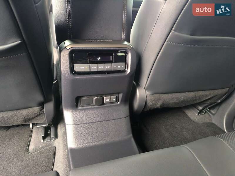 Внедорожник / Кроссовер Toyota Land Cruiser Prado 2025 в Джулинке