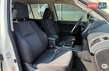 Внедорожник / Кроссовер Toyota Land Cruiser Prado 2019 в 