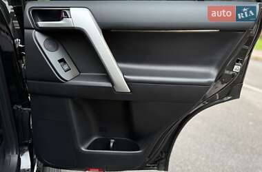 Внедорожник / Кроссовер Toyota Land Cruiser Prado 2020 в 