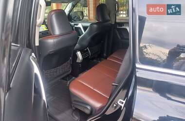 Позашляховик / Кросовер Toyota Land Cruiser Prado 2017 в 