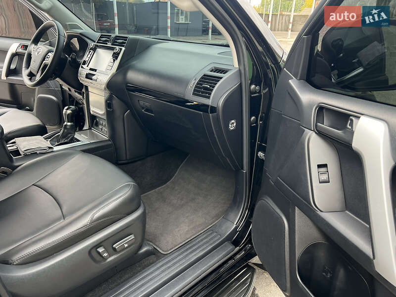 Внедорожник / Кроссовер Toyota Land Cruiser Prado 2019 в Полтаве