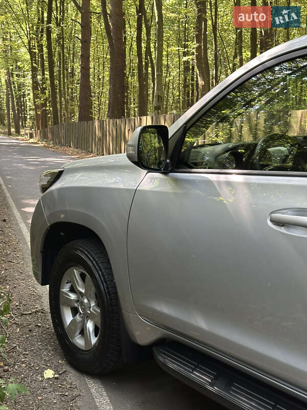 Позашляховик / Кросовер Toyota Land Cruiser Prado 2017 в Луцьку фото 25 Позашляховик / Кросовер Toyota Land Cruiser Prado 2017 в Луцьку