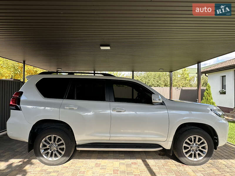 Внедорожник / Кроссовер Toyota Land Cruiser Prado 2018 в Киеве