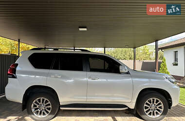 Внедорожник / Кроссовер Toyota Land Cruiser Prado 2018 в 