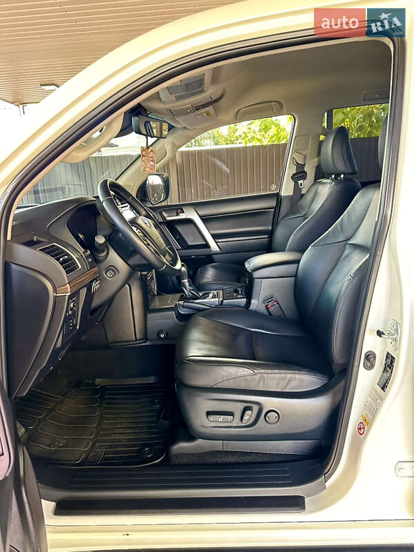 Внедорожник / Кроссовер Toyota Land Cruiser Prado 2018 в Киеве