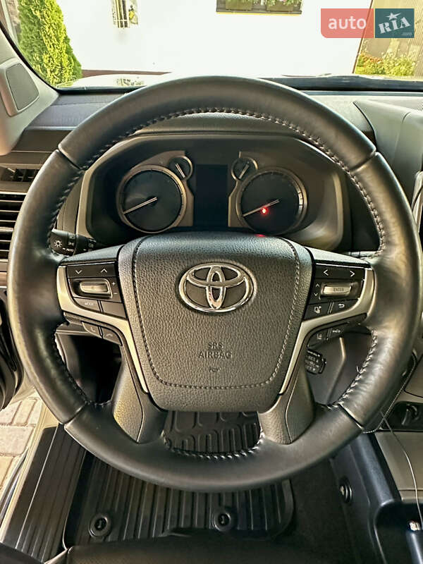 Внедорожник / Кроссовер Toyota Land Cruiser Prado 2018 в Киеве