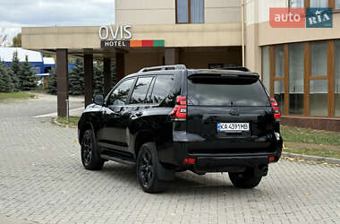 Внедорожник / Кроссовер Toyota Land Cruiser Prado 2021 в 