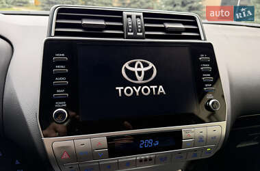 Внедорожник / Кроссовер Toyota Land Cruiser Prado 2021 в 