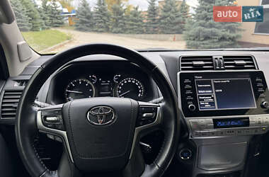 Внедорожник / Кроссовер Toyota Land Cruiser Prado 2021 в 
