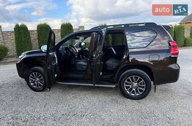 Позашляховик / Кросовер Toyota Land Cruiser Prado 2018 в  фото 6 Позашляховик / Кросовер Toyota Land Cruiser Prado 2018 в
