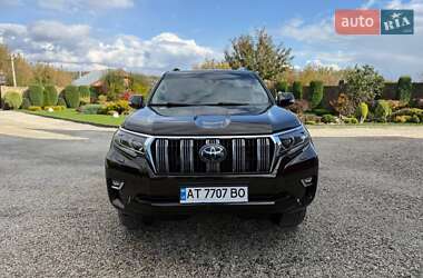 Позашляховик / Кросовер Toyota Land Cruiser Prado 2018 в  фото 9 Позашляховик / Кросовер Toyota Land Cruiser Prado 2018 в
