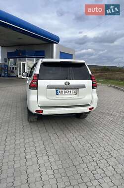 Внедорожник / Кроссовер Toyota Land Cruiser Prado 2018 в 