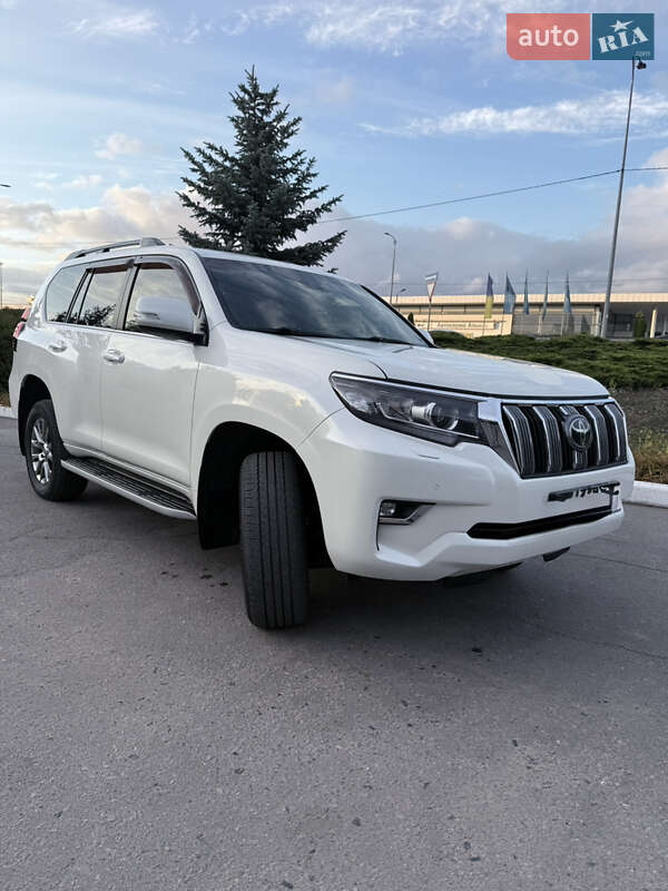Позашляховик / Кросовер Toyota Land Cruiser Prado 2019 в Полтаві фото 7 Позашляховик / Кросовер Toyota Land Cruiser Prado 2019 в Полтаві