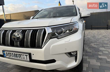 Внедорожник / Кроссовер Toyota Land Cruiser Prado 2019 в 