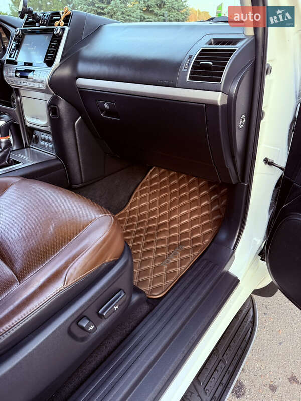 Позашляховик / Кросовер Toyota Land Cruiser Prado 2019 в Полтаві фото 23 Позашляховик / Кросовер Toyota Land Cruiser Prado 2019 в Полтаві