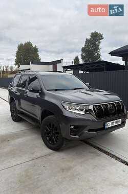 Внедорожник / Кроссовер Toyota Land Cruiser Prado 2021 в 