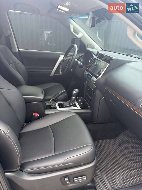 Внедорожник / Кроссовер Toyota Land Cruiser Prado 2021 в Киеве