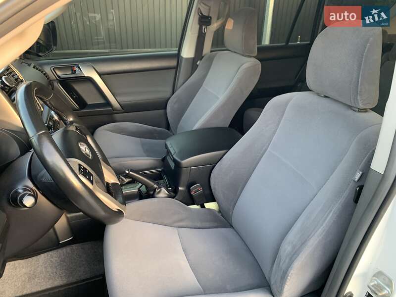 Внедорожник / Кроссовер Toyota Land Cruiser Prado 2012 в Днепре