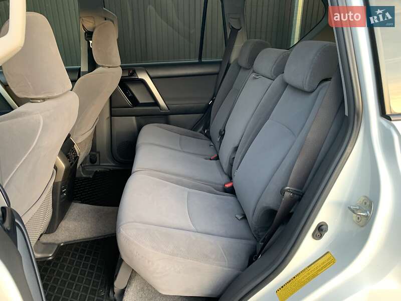 Внедорожник / Кроссовер Toyota Land Cruiser Prado 2012 в Днепре