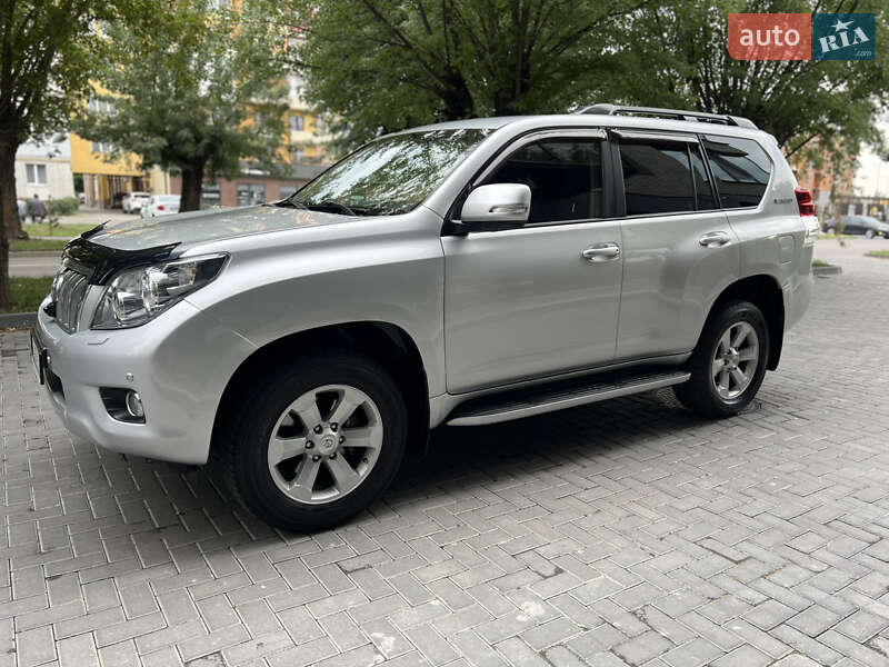 Позашляховик / Кросовер Toyota Land Cruiser Prado 2011 в Ужгороді