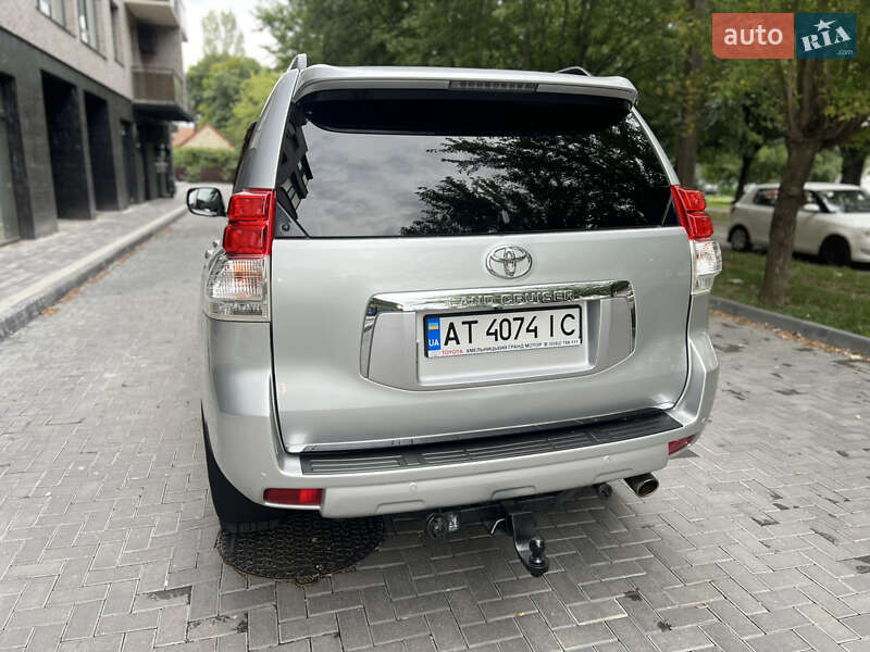 Позашляховик / Кросовер Toyota Land Cruiser Prado 2011 в Ужгороді