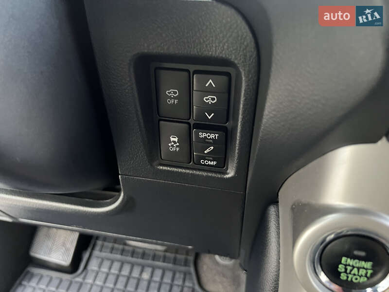 Позашляховик / Кросовер Toyota Land Cruiser Prado 2011 в Ужгороді