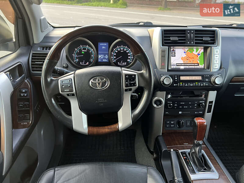 Позашляховик / Кросовер Toyota Land Cruiser Prado 2011 в Ужгороді