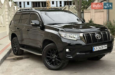 Внедорожник / Кроссовер Toyota Land Cruiser Prado 2022 в 