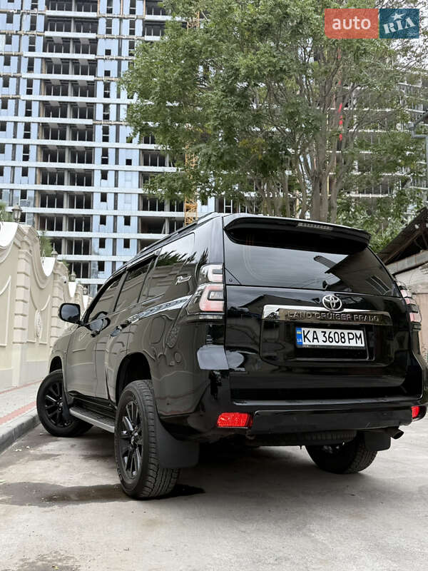 Внедорожник / Кроссовер Toyota Land Cruiser Prado 2022 в Одессе