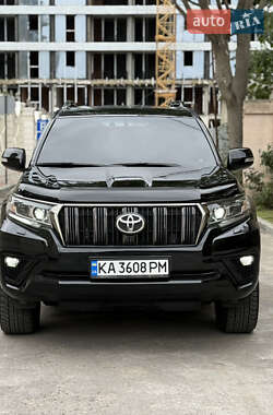 Внедорожник / Кроссовер Toyota Land Cruiser Prado 2022 в 