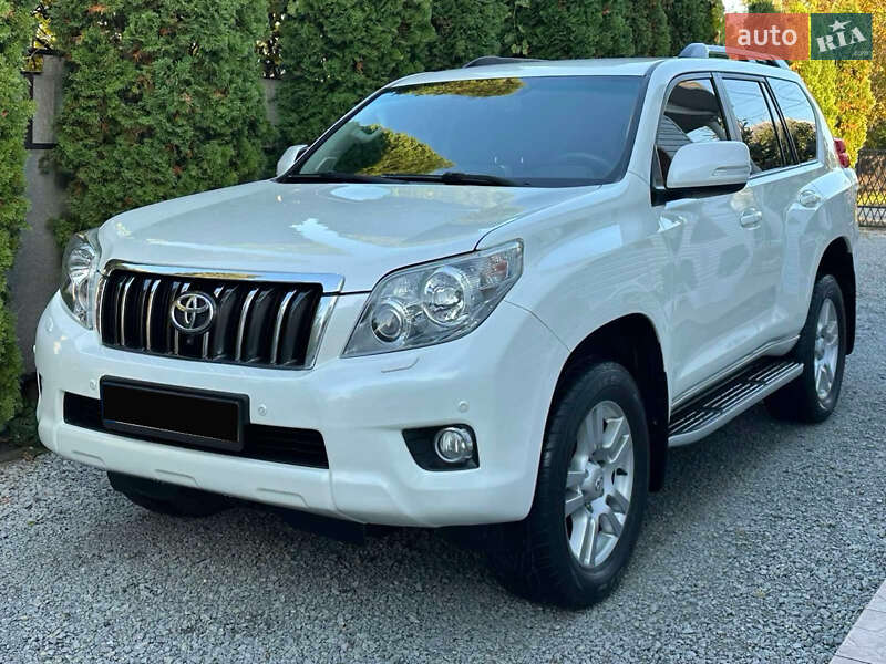 Внедорожник / Кроссовер Toyota Land Cruiser Prado 2013 в Кельменцах