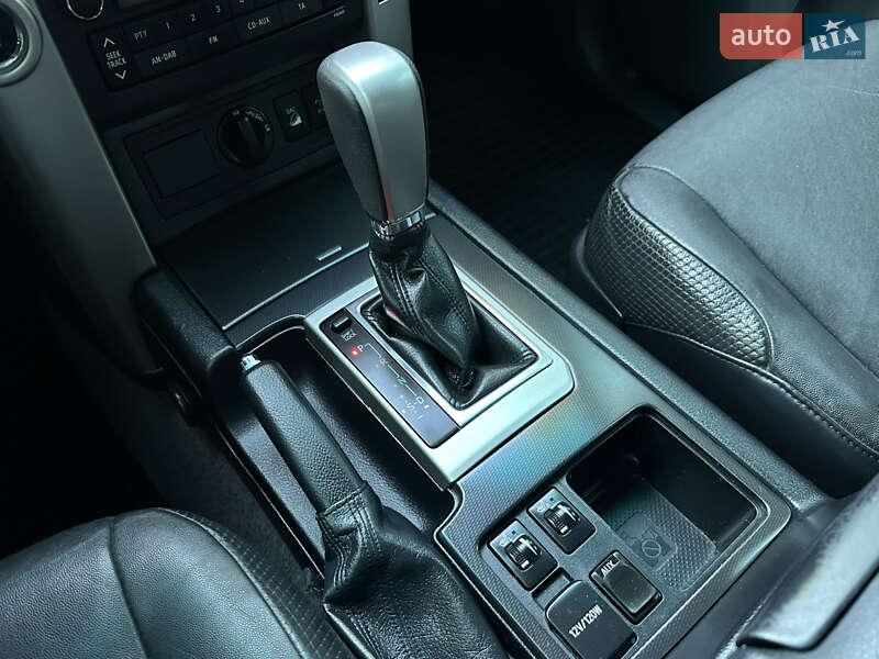 Внедорожник / Кроссовер Toyota Land Cruiser Prado 2013 в Кельменцах