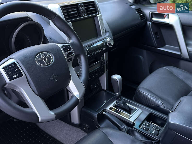 Внедорожник / Кроссовер Toyota Land Cruiser Prado 2013 в Кельменцах