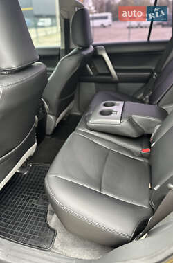 Внедорожник / Кроссовер Toyota Land Cruiser Prado 2012 в 