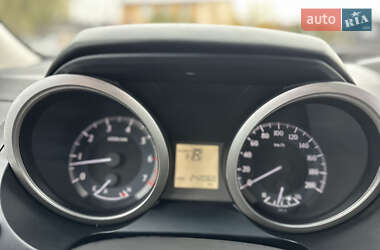 Внедорожник / Кроссовер Toyota Land Cruiser Prado 2012 в 