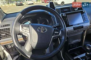 Позашляховик / Кросовер Toyota Land Cruiser Prado 2020 в  фото 15 Позашляховик / Кросовер Toyota Land Cruiser Prado 2020 в
