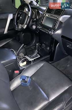 Внедорожник / Кроссовер Toyota Land Cruiser Prado 2016 в 