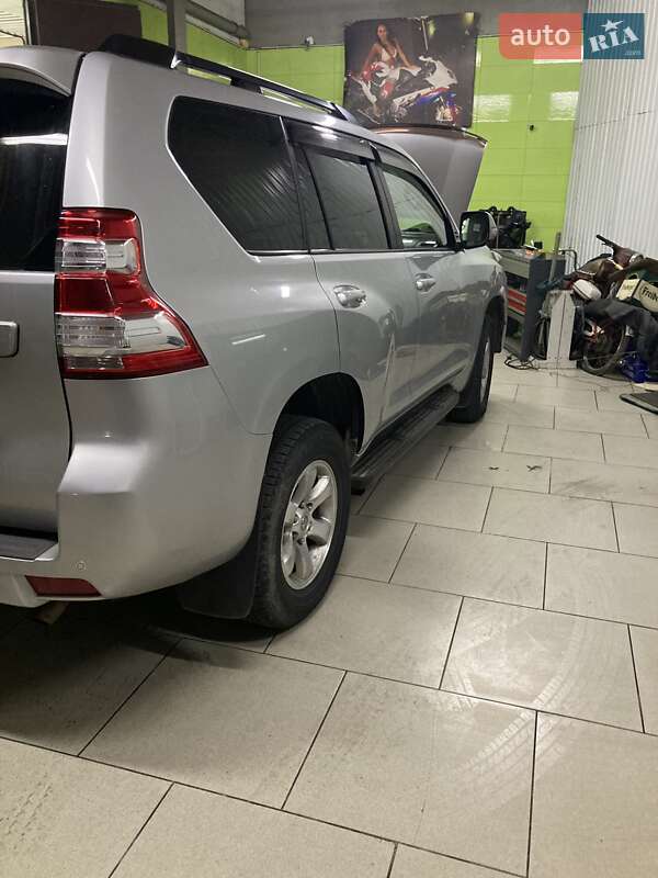 Позашляховик / Кросовер Toyota Land Cruiser Prado 2016 в Хмельницькому фото 20 Позашляховик / Кросовер Toyota Land Cruiser Prado 2016 в Хмельницькому