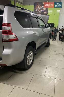 Внедорожник / Кроссовер Toyota Land Cruiser Prado 2016 в 